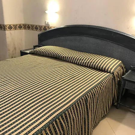 מלון Casthotels Baia Delle Sirene 4*
