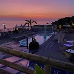 Casthotels Baia Delle Sirene Отель Форио