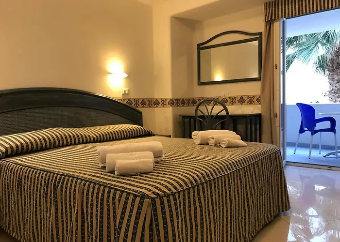 Отель Casthotels Baia Delle Sirene 4*