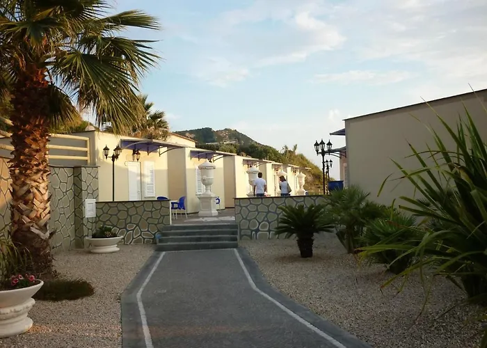 Отель Casthotels Baia Delle Sirene 4*