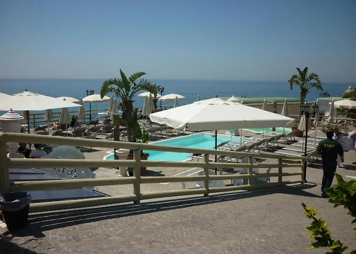 Отель Casthotels Baia Delle Sirene Форио